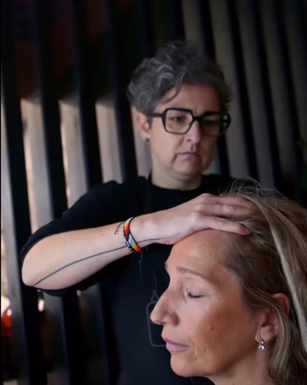 Anne-Laure, coiffeuse et praticienne soin, au salon Les Coiffeurs à Mirepoix